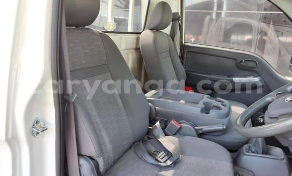 Buy Used Kia K7 White Car in Lilongwe in Malawi Buy Used Kia K7 White Car in Lilongwe in Malawi