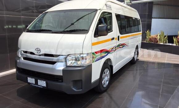 Buy Used Toyota Hiace White Car in Lilongwe in Malawi