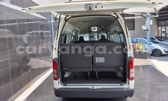 Buy Used Toyota Hiace White Car in Lilongwe in Malawi Buy Used Toyota Hiace White Car in Lilongwe in Malawi
