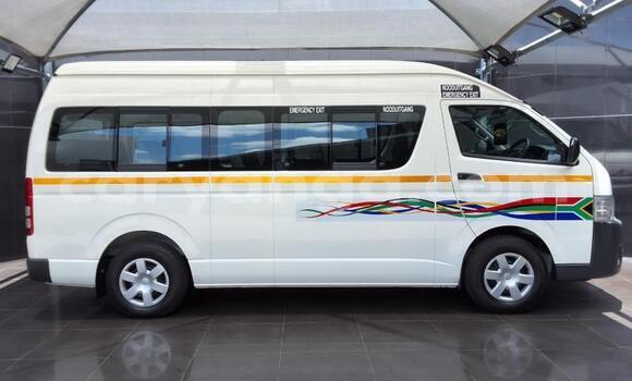 Buy Used Toyota Hiace White Car in Lilongwe in Malawi Buy Used Toyota Hiace White Car in Lilongwe in Malawi