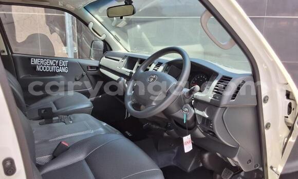 Buy Used Toyota Hiace White Car in Lilongwe in Malawi Buy Used Toyota Hiace White Car in Lilongwe in Malawi