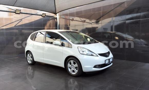 Buy Used Honda Jazz White Car in Lilongwe in Malawi Buy Used Honda Jazz White Car in Lilongwe in Malawi