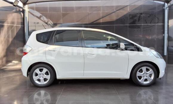 Buy Used Honda Jazz White Car in Lilongwe in Malawi Buy Used Honda Jazz White Car in Lilongwe in Malawi