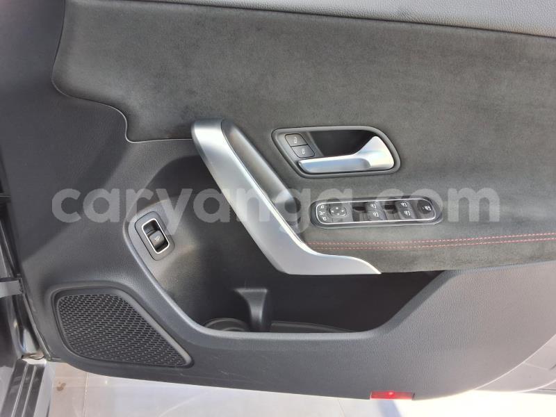 Big with watermark mercedes benz a200 malawi lilongwe 16598