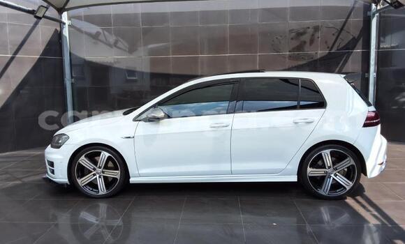Buy Used Volkswagen Golf R White Car in Lilongwe in Malawi Buy Used Volkswagen Golf R White Car in Lilongwe in Malawi