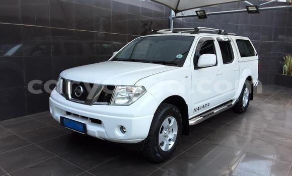 Buy Used Nissan Navara White Car in Lilongwe in Malawi