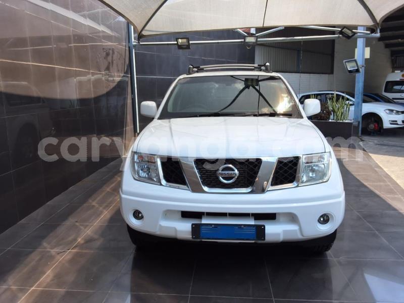 Big with watermark nissan navara malawi lilongwe 16600
