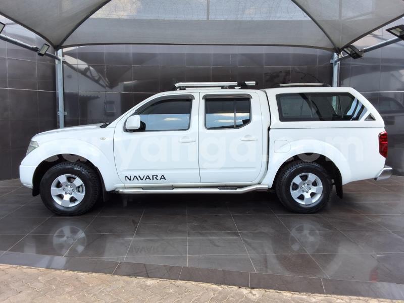 Big with watermark nissan navara malawi lilongwe 16600