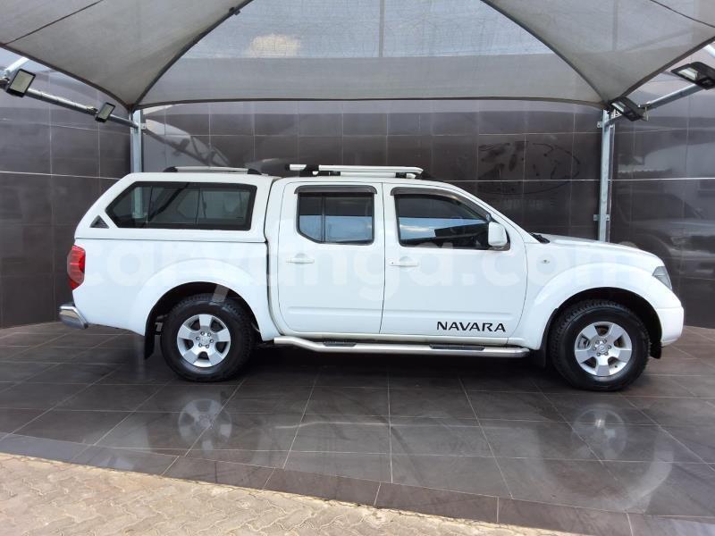 Big with watermark nissan navara malawi lilongwe 16600