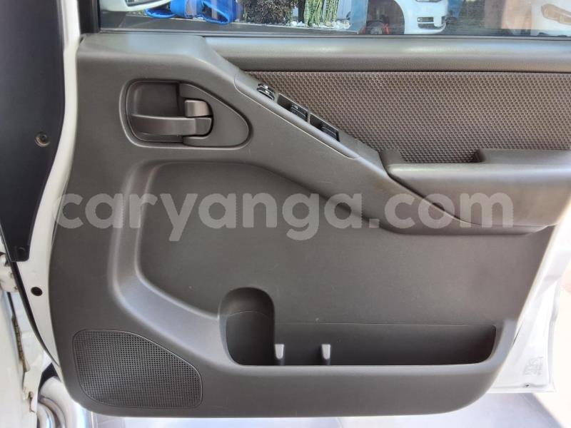 Big with watermark nissan navara malawi lilongwe 16600