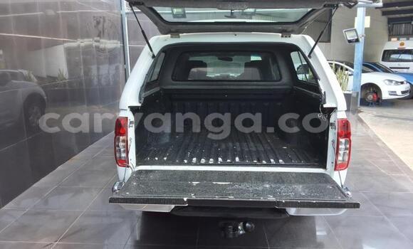 Buy Used Nissan Navara White Car in Lilongwe in Malawi Buy Used Nissan Navara White Car in Lilongwe in Malawi