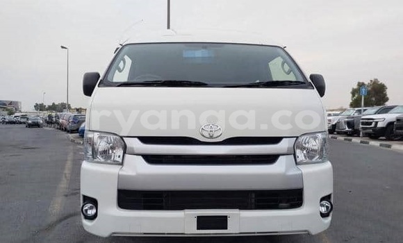 Buy Used Toyota Hiace White Car in Lilongwe in Malawi