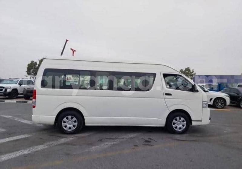 Big with watermark toyota hiace malawi lilongwe 16605