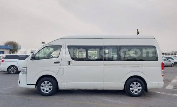 Buy Used Toyota Hiace White Car in Lilongwe in Malawi Buy Used Toyota Hiace White Car in Lilongwe in Malawi