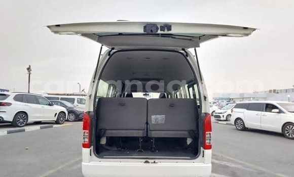 Buy Used Toyota Hiace White Car in Lilongwe in Malawi Buy Used Toyota Hiace White Car in Lilongwe in Malawi
