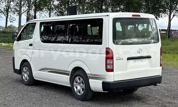 Nunua Ilio tumika Toyota HiAce White Lori ndani ya Dowa nchini Dowa Nunua Ilio tumika Toyota HiAce White Lori ndani ya Dowa nchini Dowa