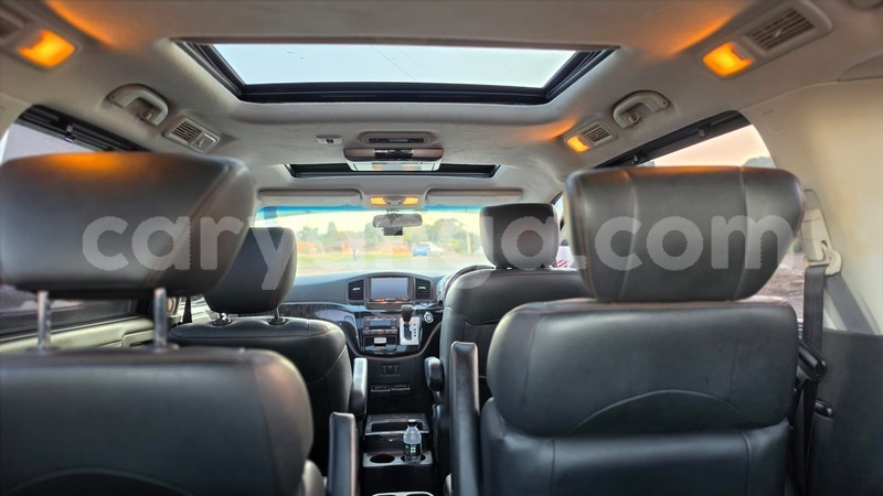 Big with watermark nissan elgrand malawi lilongwe 16629