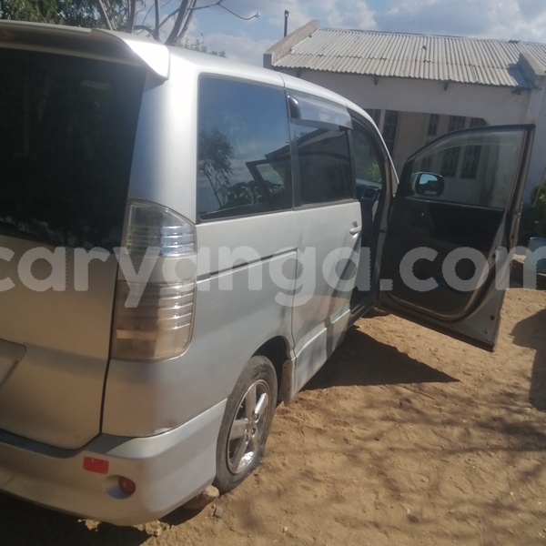 Big with watermark toyota voxy malawi blantyre 16630