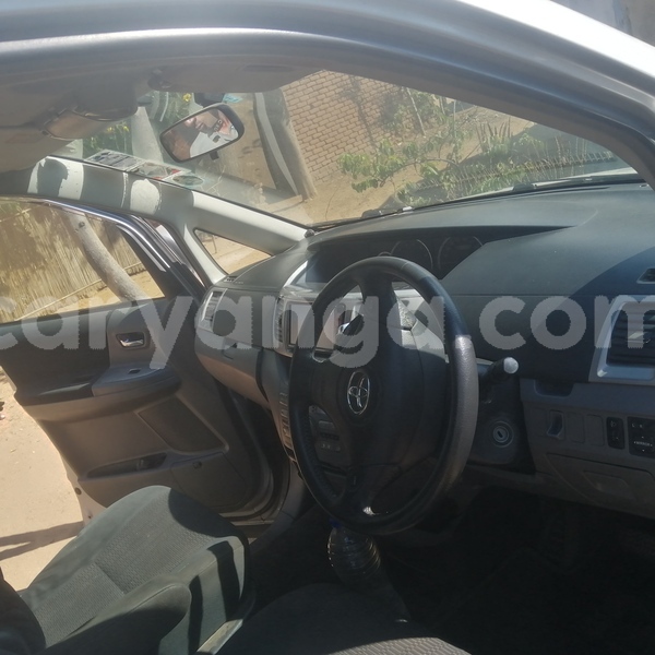 Big with watermark toyota voxy malawi blantyre 16630