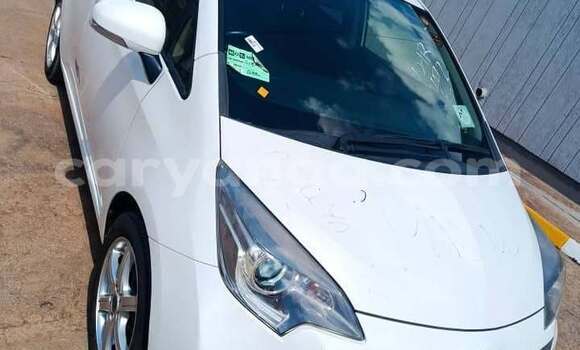 Buy Used Toyota Ractis White Car in Lilongwe in Malawi Buy Used Toyota Ractis White Car in Lilongwe in Malawi