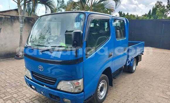 Buy Used Toyota Dyna Blue Car in Blantyre in Malawi