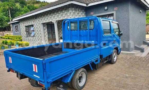 Buy Used Toyota Dyna Blue Car in Blantyre in Malawi Buy Used Toyota Dyna Blue Car in Blantyre in Malawi