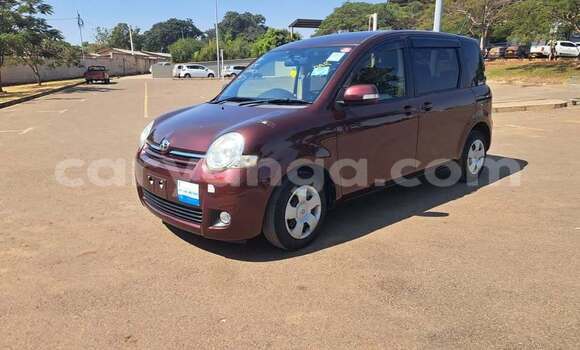 Buy Used Toyota Sienta Red Car in Blantyre in Malawi