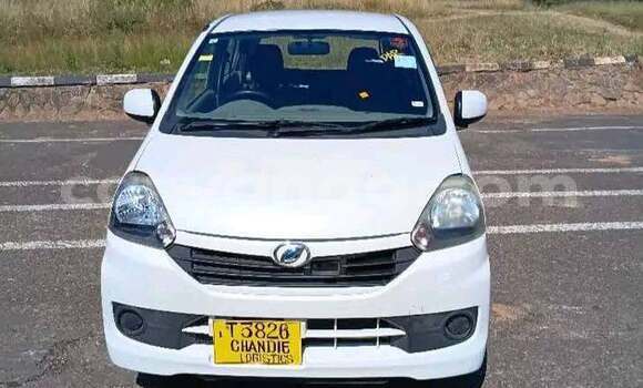 Buy Used Daihatsu Mira White Car in Blantyre in Malawi