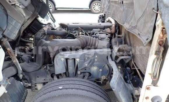 Buy Used Isuzu FTR 850 White Truck in Blantyre in Malawi Buy Used Isuzu FTR 850 White Truck in Blantyre in Malawi