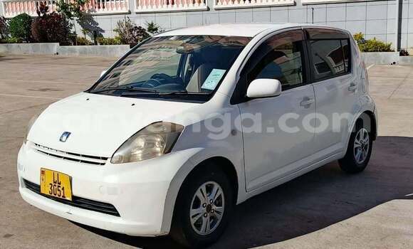 Buy Used Toyota Passo White Car in Blantyre in Malawi