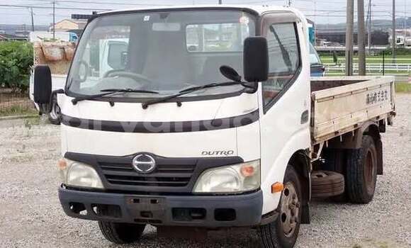 Buy Used Toyota Hiluxe Revo Other Car in Lilongwe in Malawi