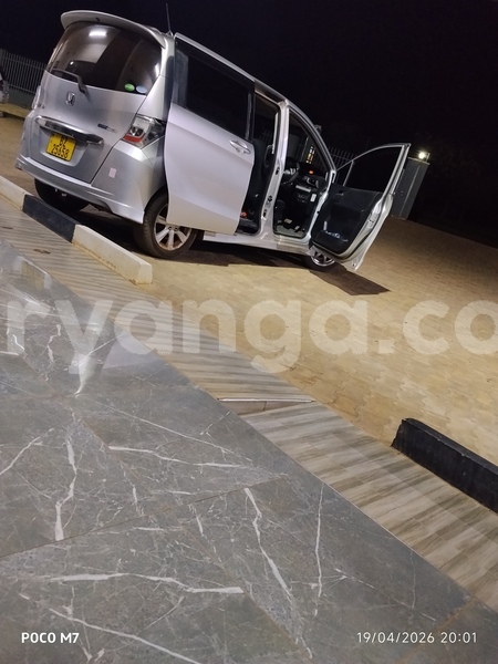 Big with watermark honda freed malawi lilongwe 16712
