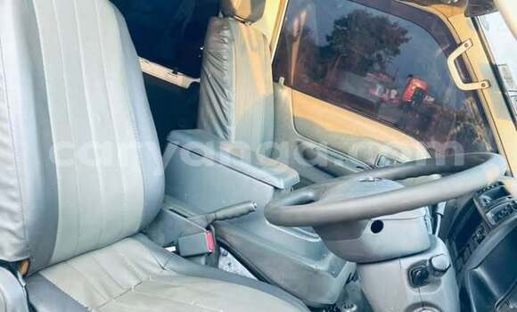 Buy Used Toyota Vanguard White Car in Lilongwe in Malawi Buy Used Toyota Vanguard White Car in Lilongwe in Malawi
