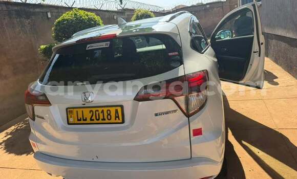 Buy Used Honda Vezel White Car in Blantyre in Malawi