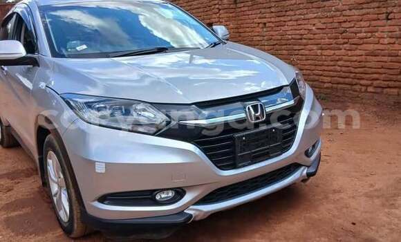 Buy Used Honda Vezel White Car in Blantyre in Malawi