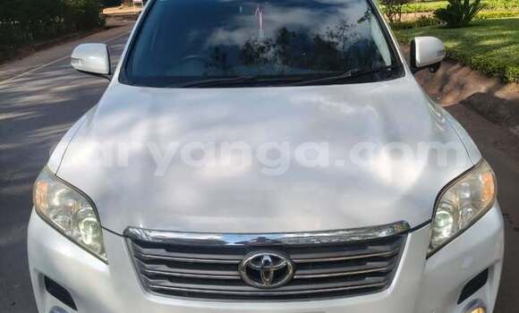 Buy Used Toyota Vanguard White Car in Blantyre in Malawi