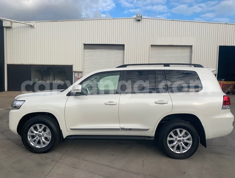 Big with watermark toyota land cruiser malawi lilongwe 16752