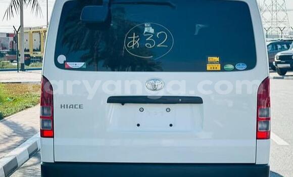Buy Used Toyota Hiace White Car in Lilongwe in Malawi Buy Used Toyota Hiace White Car in Lilongwe in Malawi