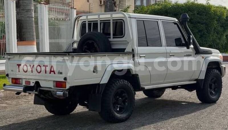 Big with watermark toyota land cruiser malawi lilongwe 16761