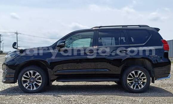 Buy Used Toyota Land Cruiser Prado White Car in Lilongwe in Malawi
