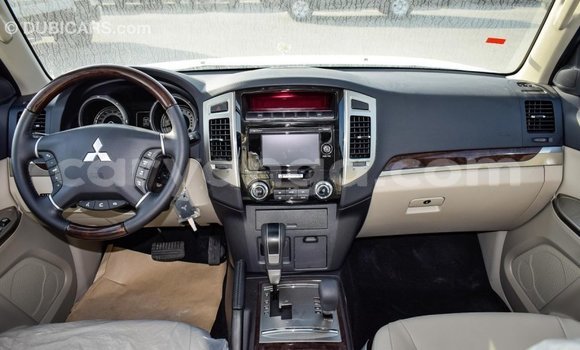Buy Import Mitsubishi Pajero White Car in Import - Dubai in Malawi Buy Import Mitsubishi Pajero White Car in Import - Dubai in Malawi