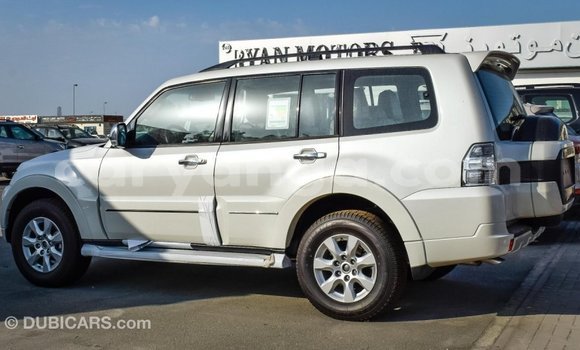 Buy Import Mitsubishi Pajero White Car in Import - Dubai in Malawi Buy Import Mitsubishi Pajero White Car in Import - Dubai in Malawi