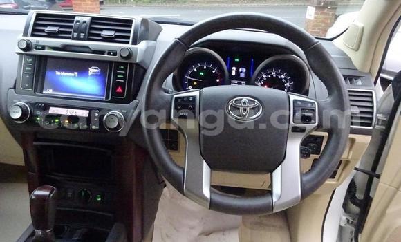 Nunua Ilio tumika Toyota RAV4 White Gari ndani ya Lilongwe nchini Malawi Nunua Ilio tumika Toyota RAV4 White Gari ndani ya Lilongwe nchini Malawi