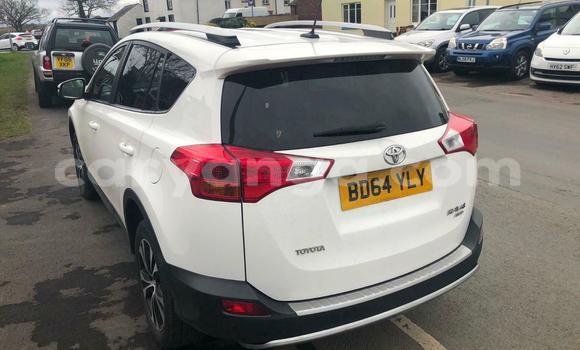 Nunua Ilio tumika Toyota RAV4 White Gari ndani ya Lilongwe nchini Malawi Nunua Ilio tumika Toyota RAV4 White Gari ndani ya Lilongwe nchini Malawi