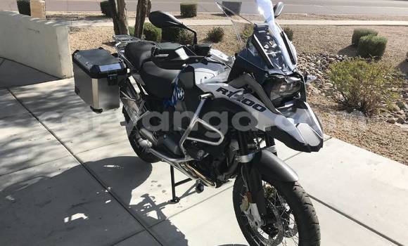 Nunua Ilio tumika BMW R1200GS Adventure Green Bike ndani ya Lilongwe nchini Malawi Nunua Ilio tumika BMW R1200GS Adventure Green Bike ndani ya Lilongwe nchini Malawi