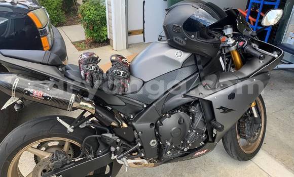 Nunua Ilio tumika Yamaha R1 Blue Bike ndani ya Lilongwe nchini Malawi Nunua Ilio tumika Yamaha R1 Blue Bike ndani ya Lilongwe nchini Malawi