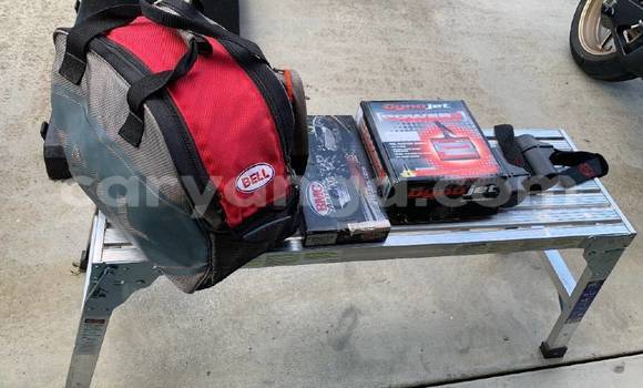 Nunua Ilio tumika Yamaha R1 Blue Bike ndani ya Lilongwe nchini Malawi Nunua Ilio tumika Yamaha R1 Blue Bike ndani ya Lilongwe nchini Malawi