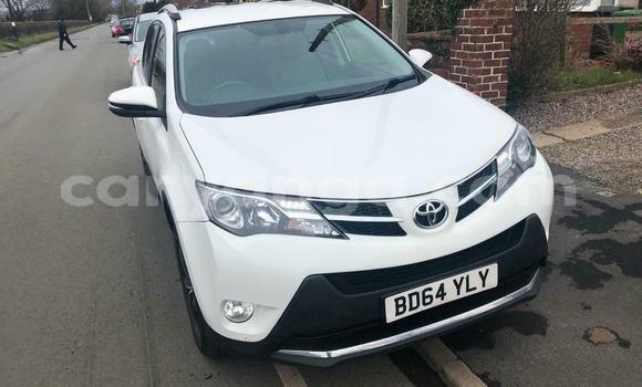 Nunua Ilio tumika Toyota RAV4 White Gari ndani ya Lilongwe nchini Malawi Nunua Ilio tumika Toyota RAV4 White Gari ndani ya Lilongwe nchini Malawi