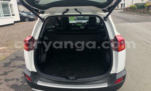 Nunua Ilio tumika Toyota RAV4 White Gari ndani ya Lilongwe nchini Malawi Nunua Ilio tumika Toyota RAV4 White Gari ndani ya Lilongwe nchini Malawi