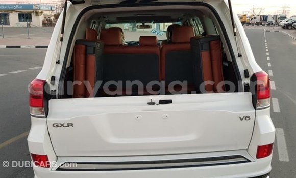 Buy Import Toyota Land Cruiser White Car in Import - Dubai in Malawi Buy Import Toyota Land Cruiser White Car in Import - Dubai in Malawi